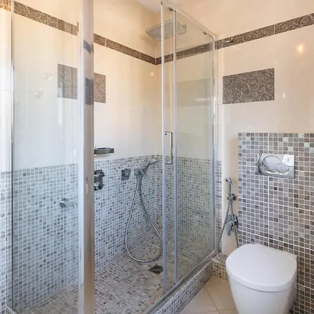 Cozystay - 3 Pieces En Dernier Etage 戛纳